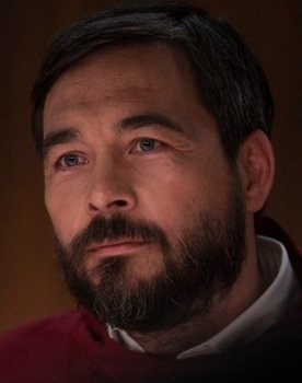 Svend Hardenberg as Hans Eliassen