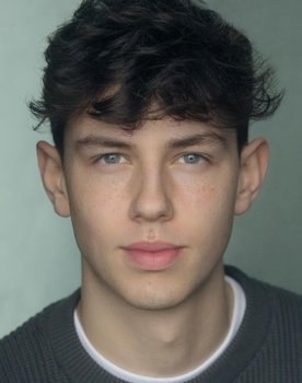 Oliver Manley as Student 2