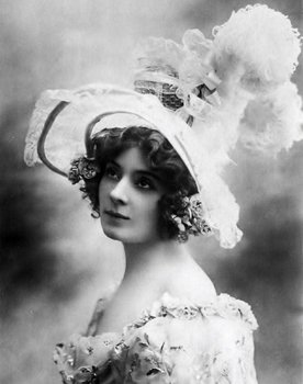 Amélie Diéterlé as Rigadin's wife
