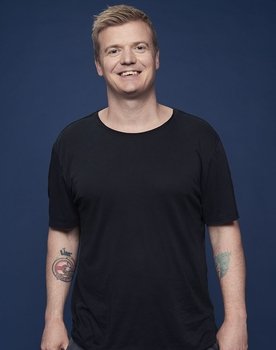Tobias Dybvad as 