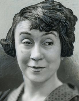 Jeanne Fusier-Gir as Melle Pain