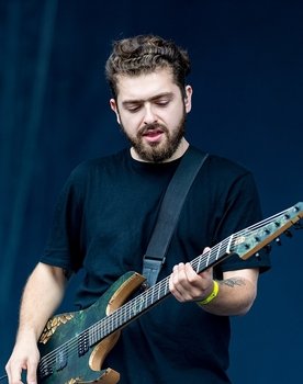 Roman Ibramkhalilov as Self