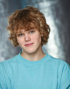 Dawson Boughner as Cashier Boy