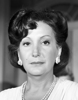 Gilda Sarmento as Drª Maria Amélia