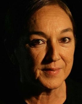 Tomris İncer as Hemşire