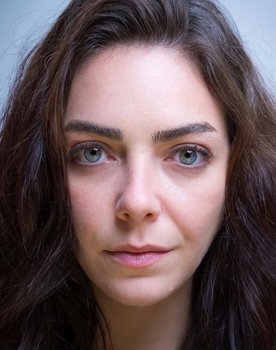 Ilgın Bingöl as Bilge