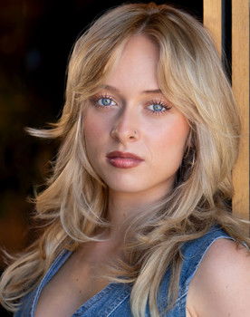 Sofia Greenwald as Brooke Adamson