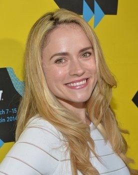 Amanda Noret as Jennifer