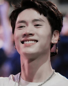 Lê Hoàng Long as Sen