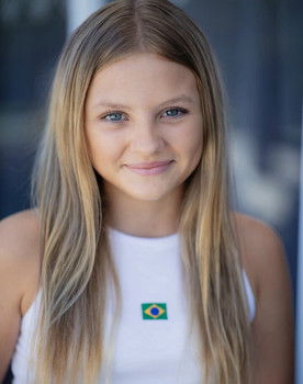 Skyla-Bree Doster as Teen Extra #7