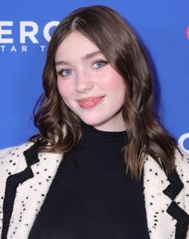 Alexa Swinton