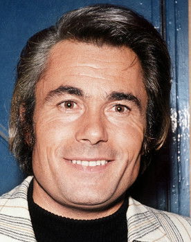 Alain Barrière as Jo