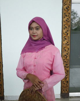 Anisa Marsela as Setyawati