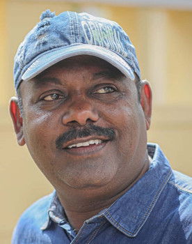 Velmurugan as Headmaster