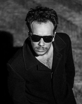 Vassil Duev as Peter