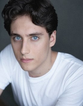 Thomas Evansky as Partygoer