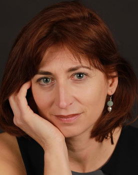 Nicole Bachmann as Infirmière 1