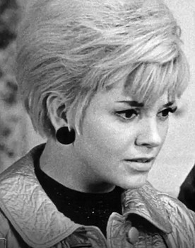 Milena Zahrynowská as 