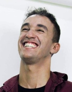 Daniel Freitas as Vendedor