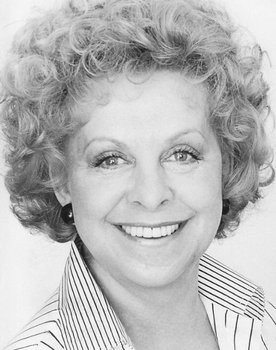 Marlies Schönau as Lilly Sears