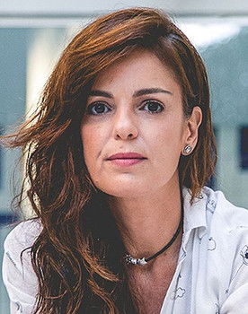 Catarina Accioly as Fernanda
