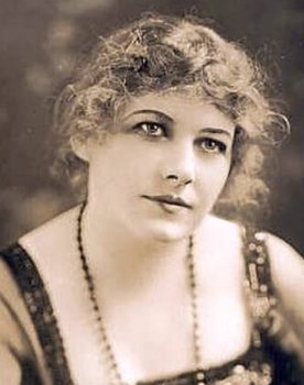 Margaret Thompson as Maizie
