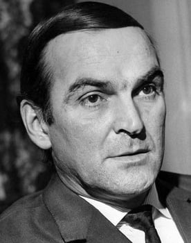 Stanley Baker as Barnes