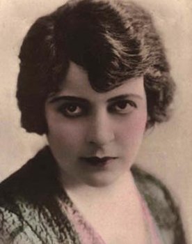 Madlaine Traverse as Nell Gordon