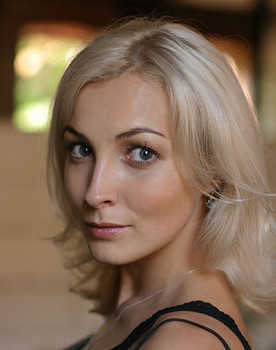 Natalia Rogoza as Дина Боева