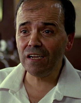 Cañita Brava as Camarero