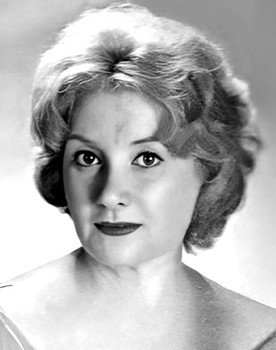 Lucienne Delyle as Singer