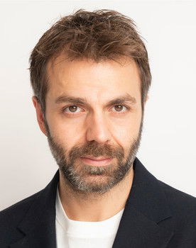 Aziz Caner İnan as Vedat Ayhan