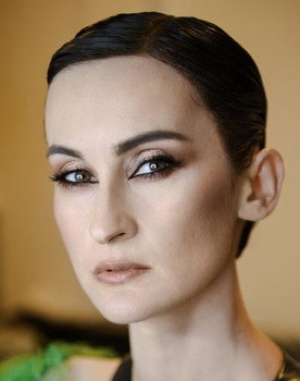 Kateryna Pavlenko as Mother