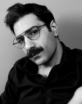 Barış Yurtsever as Kadir