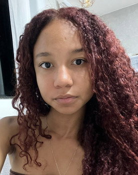 Manuella Vitória Câmara as atriz/diretora