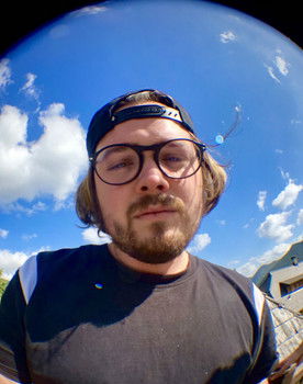 Ivan Stanojević as Hipster