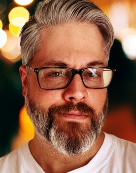 Justin M. Rice as Eddie