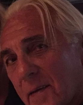 Peter LaVilla as Lenny