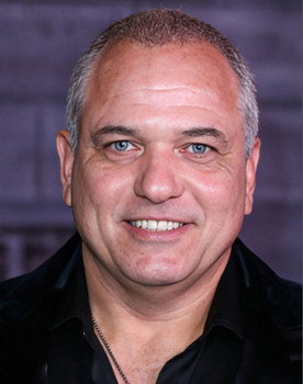 Carlos Guerrero as Carlos Perez