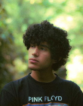 Rodrigo Reyna as Beto