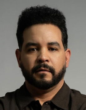 Freddy Rojas as René