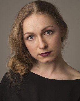 Elena Pobegaeva as служащая опеки