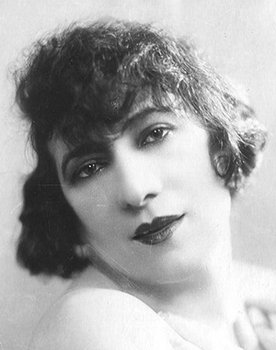 Tonia Navar