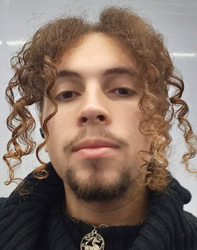 Loreno Sereno as Personagem 2