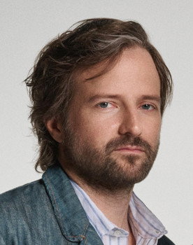 Matt Duffer as Kwei's Ship Computer (voice)
