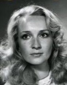 Mara Zvaigzne as Gräfin