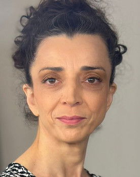 Fani Panagiotidou as "Πέτρος"