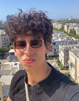 Eitan Laniado as Rebellion guard 1