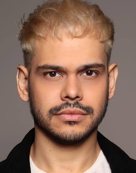 Danilo Miniquelli as Miguel