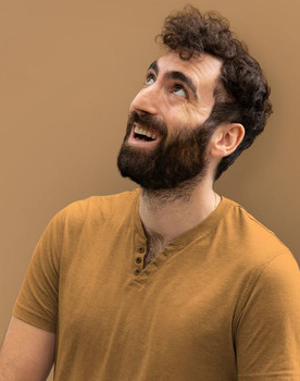 Axel Zeltser as Hugo